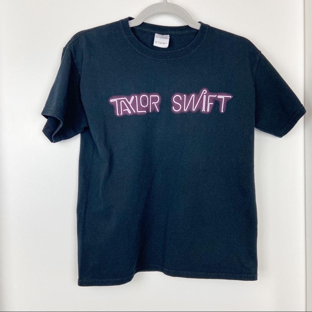 Taylor Swift 1989 World Tour T-shirt Size M